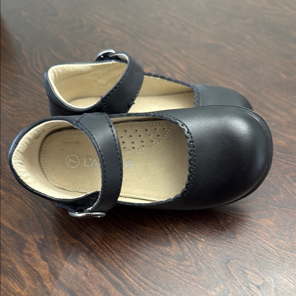 Black and Cream Dress Shoes with Adjustable Strap - Picture 5 of 7
